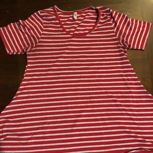L red and gray striped LuLaRoe Perfect T